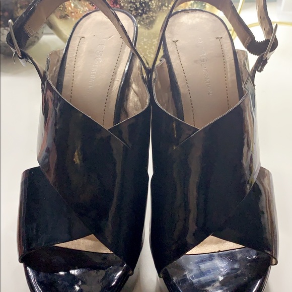 ✨Women’s patent leather wedge heels bcbg - Picture 4 of 4
